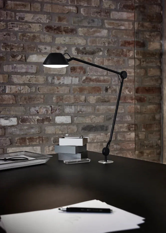 AQ01 bordslampa från Fritz Hansen - 2 - Jacobsen Plus