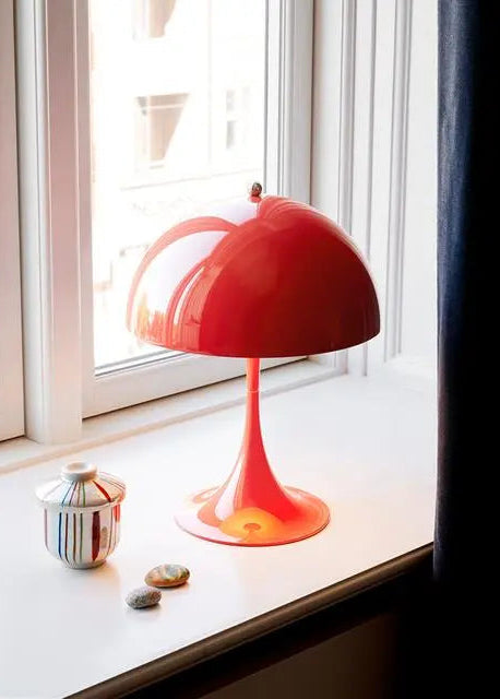 Panthella 250 Bärbar bordslampa, Opaque Coral av Verner Panton - 2 - Jacobsen Plus