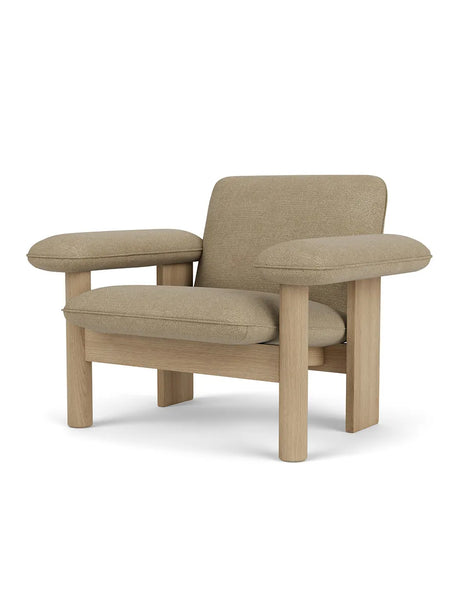 Brasilia Lounge-fåtölj, låg rygg, textil från Audo Copenhagen - Audo Bouclé 02 - Oak - Jacobsen Plus