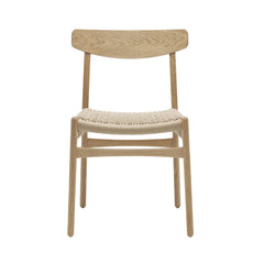 CH23 matstol, ek vitolja av Hans J. Wegner