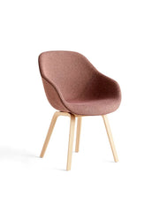 About a Chair AAC123 från HAY