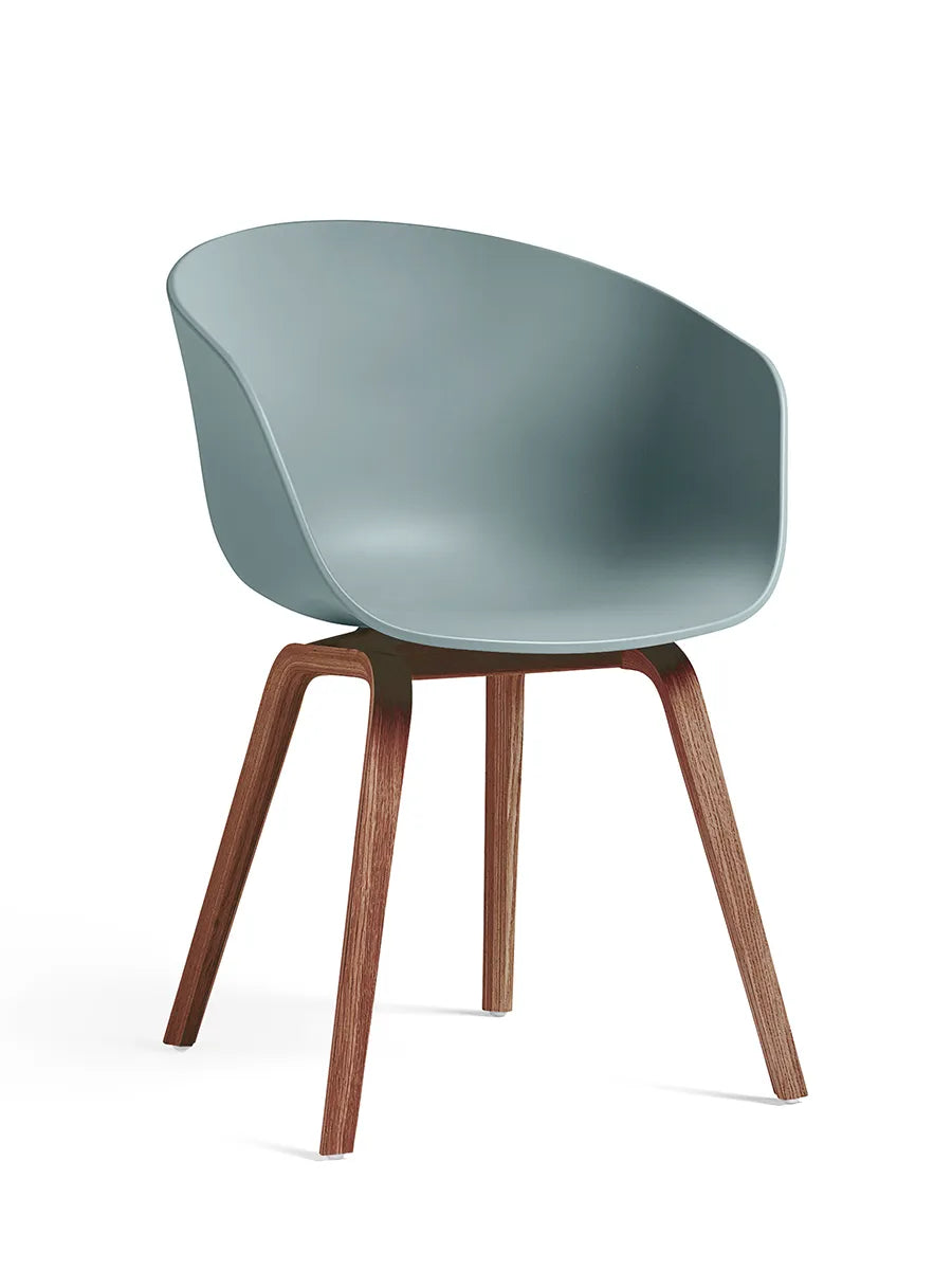 About a Chair AAC22 från HAY