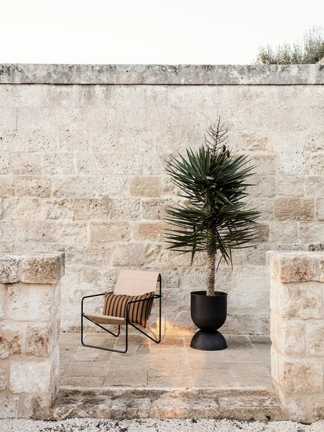 Desert Lounge Chair, svart från Ferm Living - Soil - Jacobsen Plus