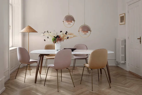 9602 golvlampa från GUBI - Kanvas - Jacobsen Plus