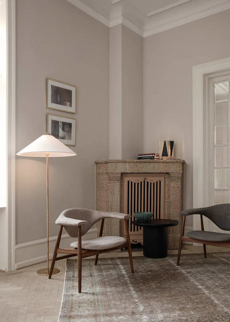 9602 golvlampa från GUBI - Kanvas - Jacobsen Plus