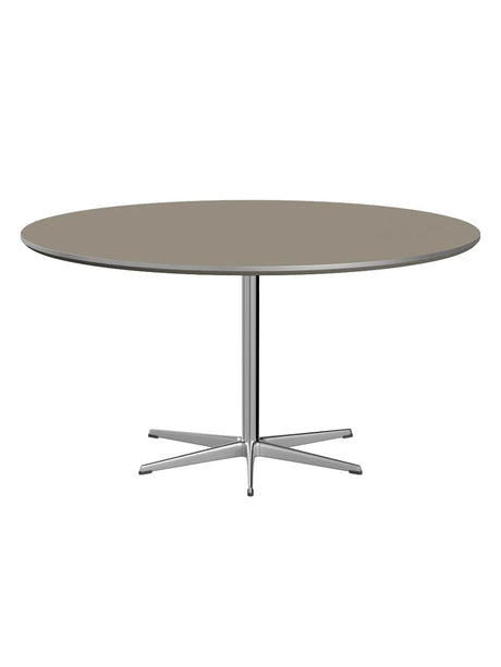 Piet Hein A826 Matbord, Ø145 cm från Fritz Hansen - Vit laminat m. alukant - Jacobsen Plus