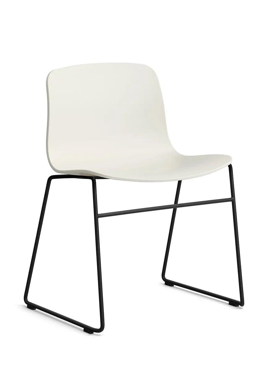 About a Chair AAC08 från Hay