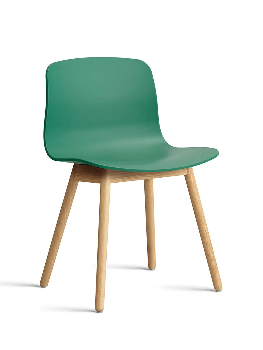 About a Chair AAC12 från Hay