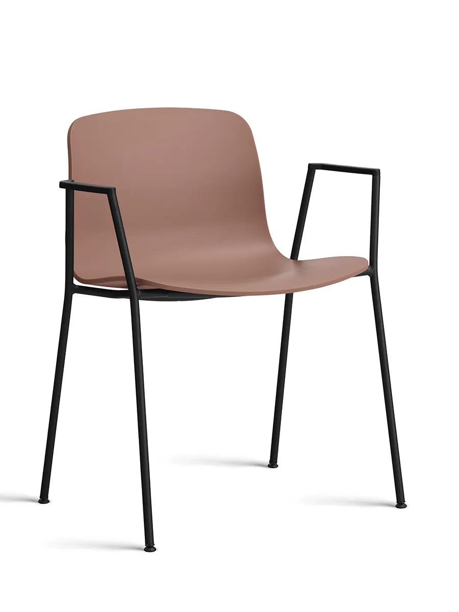 About a Chair AAC18 från Hay