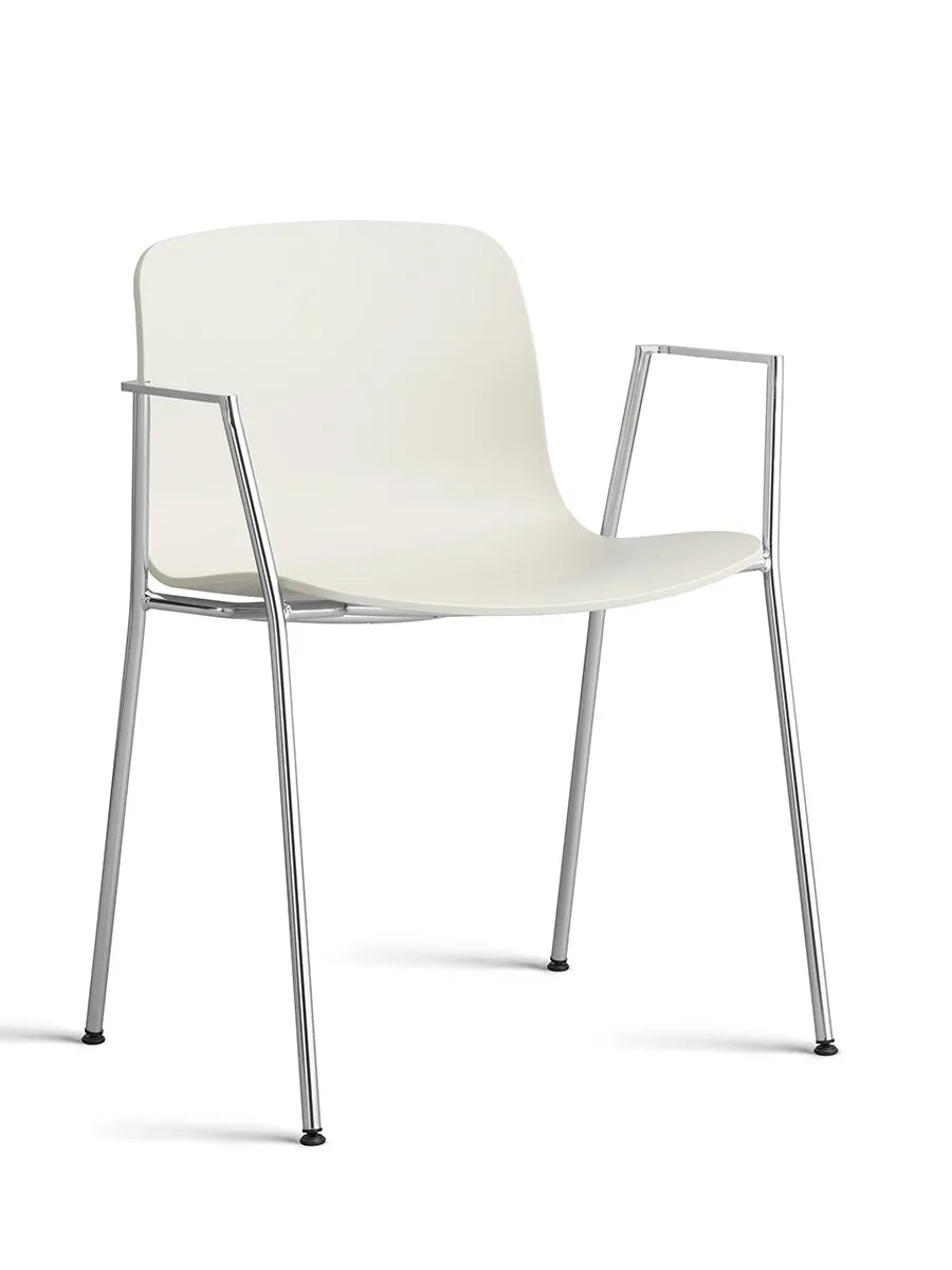 About a Chair AAC18 från Hay