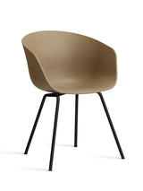 About a Chair AAC26 från HAY - Clay / Svart pulverlakeret stål - Jacobsen Plus
