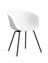 About a Chair AAC26 från HAY - White / Svart pulverlakeret stål - Jacobsen Plus