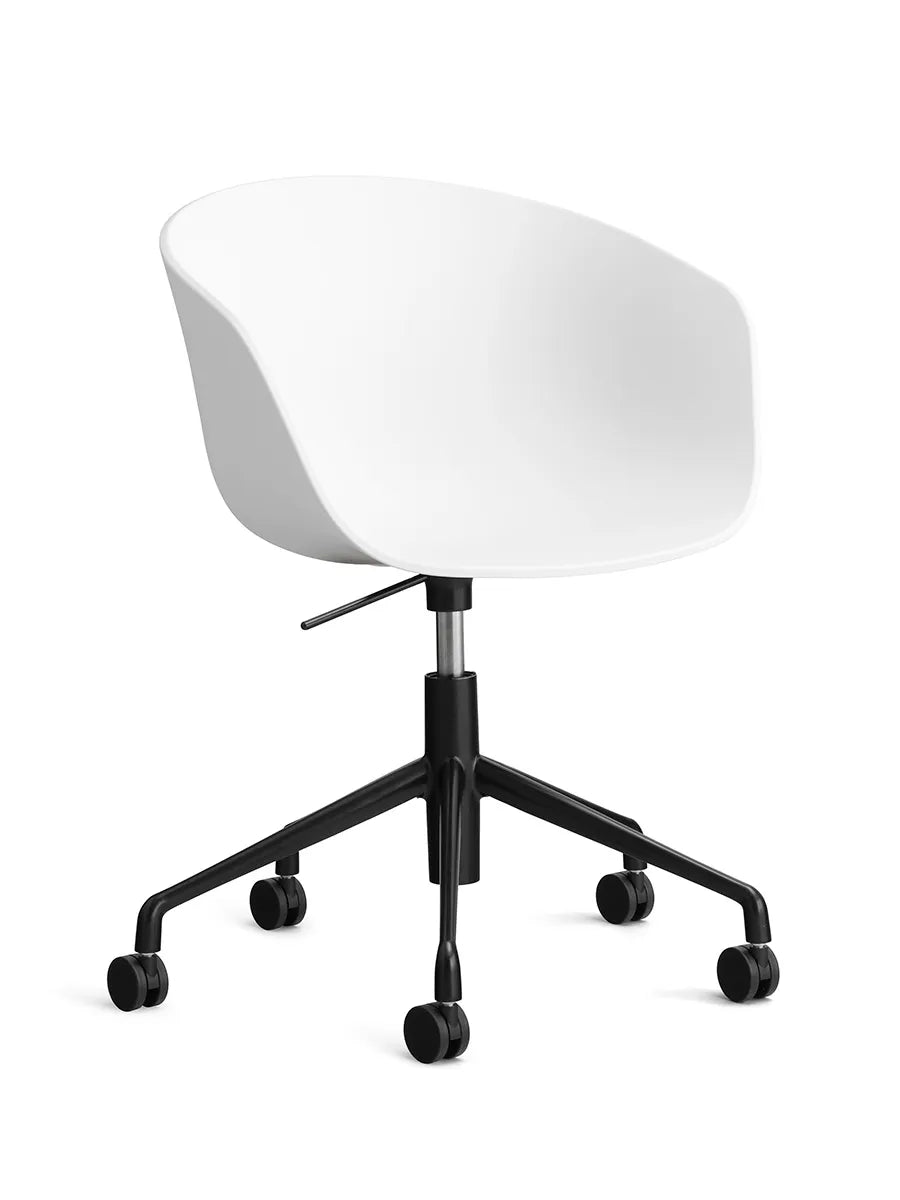About a Chair AAC52 från Hay - White / Svart pulverlakeret aluminum - Jacobsen Plus
