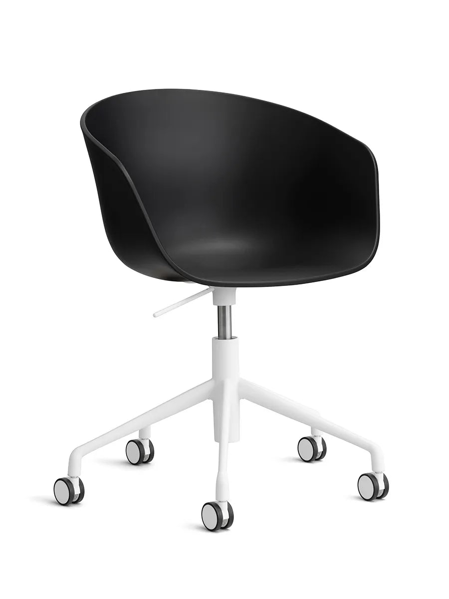 About a Chair AAC52 från Hay - Black / Vit pulverlakeret aluminium - Jacobsen Plus