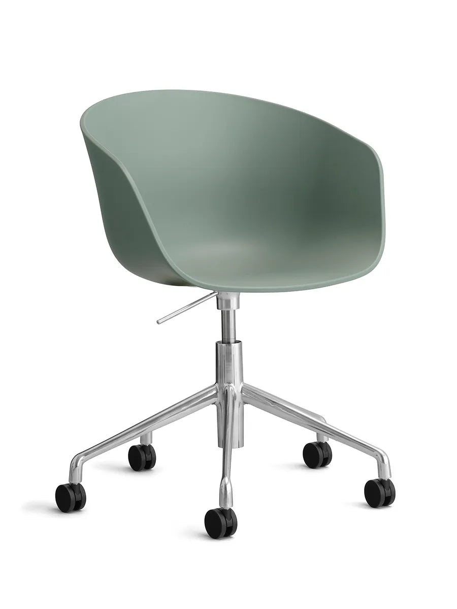 About a Chair AAC52 från Hay - Fall Green / Polerad aluminium - Jacobsen Plus