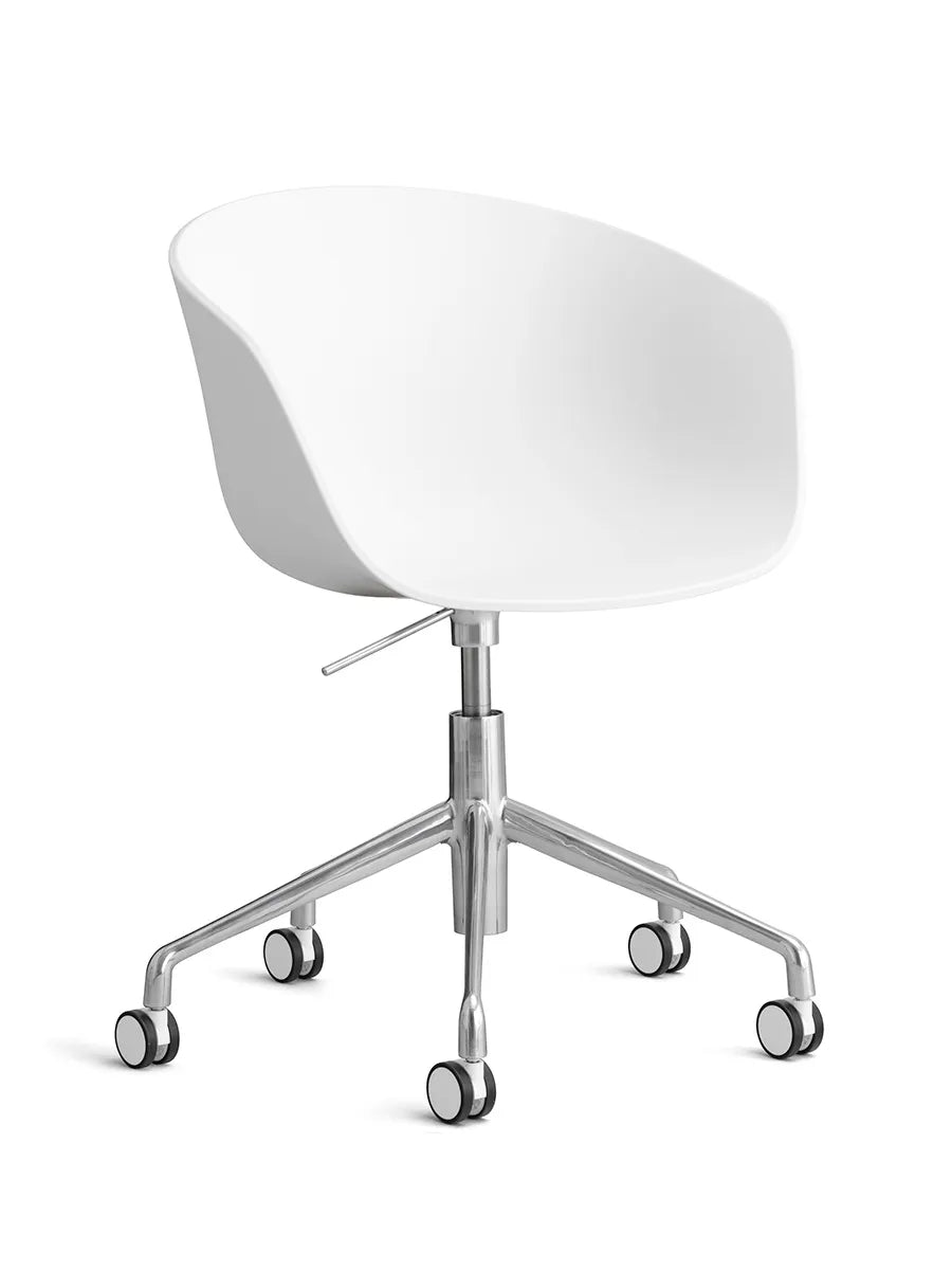 About a Chair AAC52 från Hay - White / Polerad aluminium - Jacobsen Plus