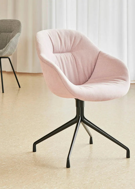 About a Chair AAC121 Soft från Hay - Steelcut / Svart pulverlakeret aluminum - Jacobsen Plus