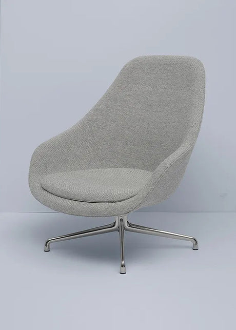 About a Lounge Chair high AAL91 från Hay - Steelcut / Svart pulverlakeret aluminum - Jacobsen Plus