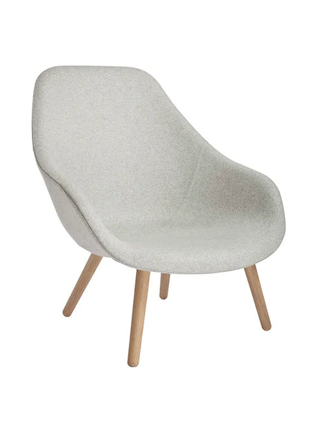 About a Lounge Chair high AAL92 från Hay - Steelcut / Lackerad eg - Jacobsen Plus