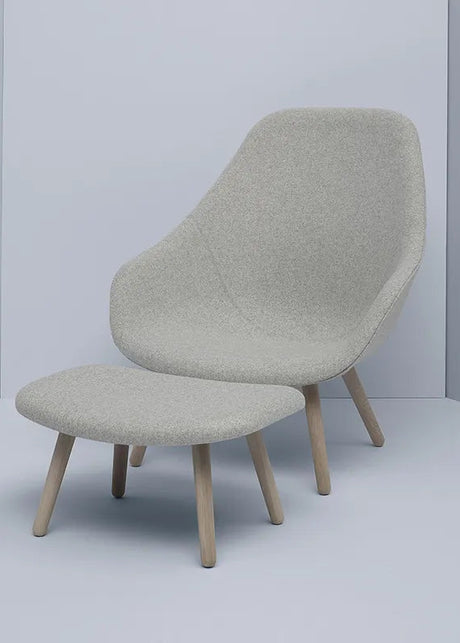 About a Lounge Chair high AAL92 från Hay - Steelcut / Lackerad eg - Jacobsen Plus