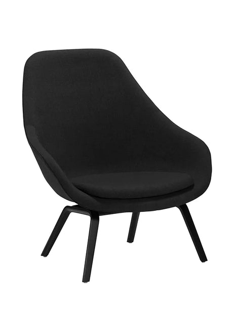 About a Lounge Chair high AAL93 från Hay - Steelcut / Lackerad eg - Jacobsen Plus