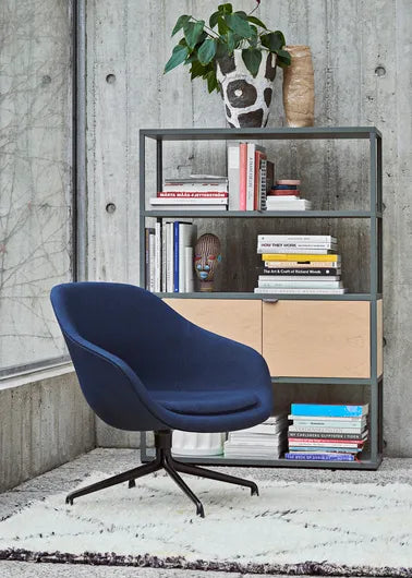 About a Lounge Chair low AAL81 från Hay - Steelcut / Svart pulverlakeret aluminum - Jacobsen Plus