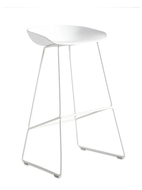 About a Stool AAS38 från Hay - Lav - B 47 x D 45 x H 65-76 cm / Svart / Svart pulverlakeret stål - Jacobsen Plus