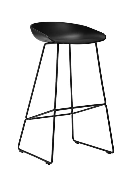 About a Stool AAS38 från Hay - Lav - B 47 x D 45 x H 65-76 cm / Svart / Svart pulverlakeret stål - Jacobsen Plus