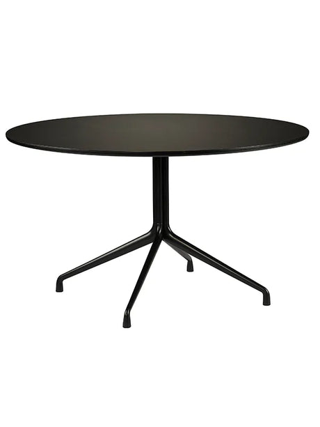 About a Table AAT20 Matbord från Hay - Ø 80 x H 74 cm / Svart pulverlakeret aluminium / Svart linoleum - Jacobsen Plus