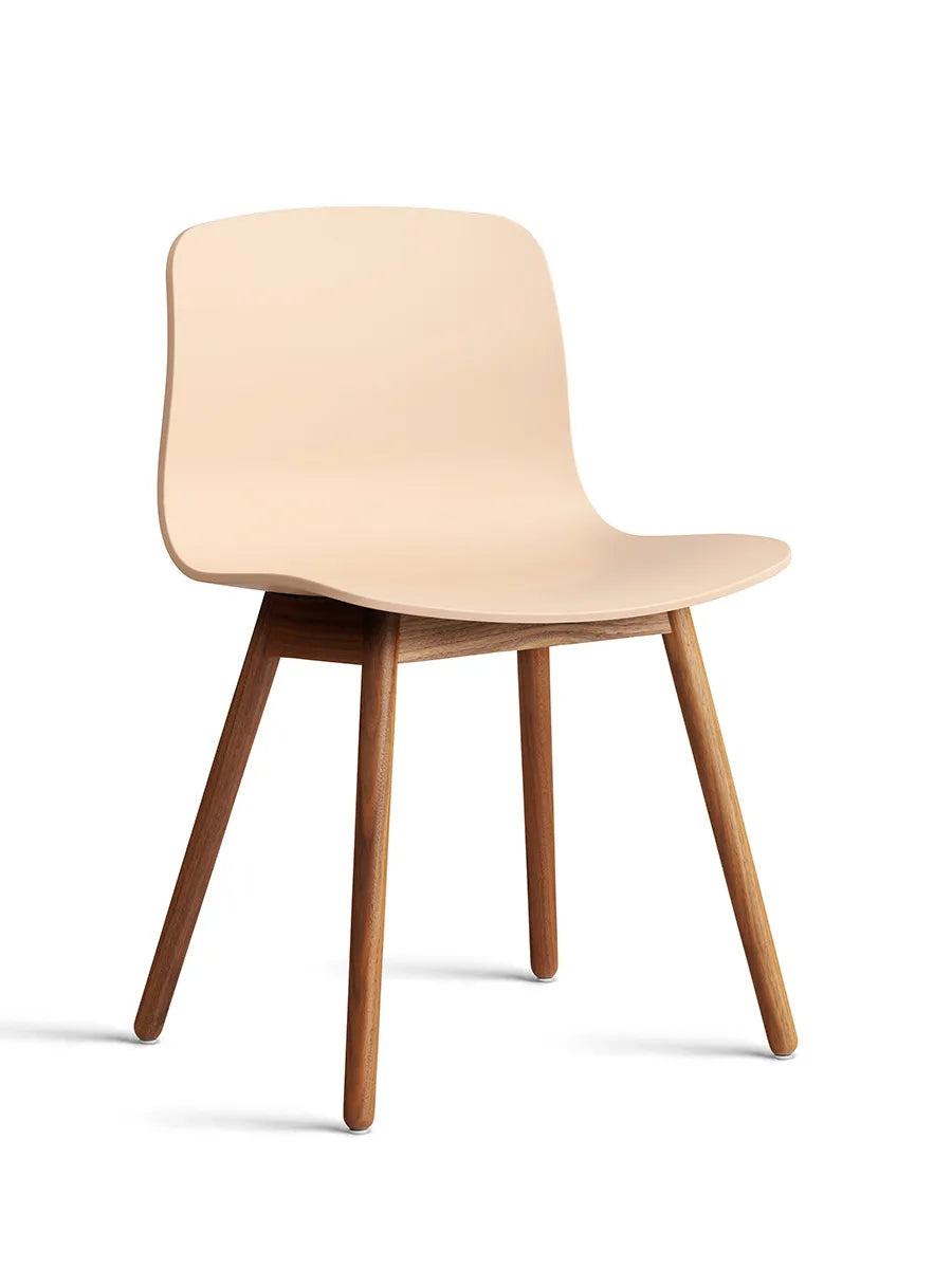 About a Chair AAC12 från Hay