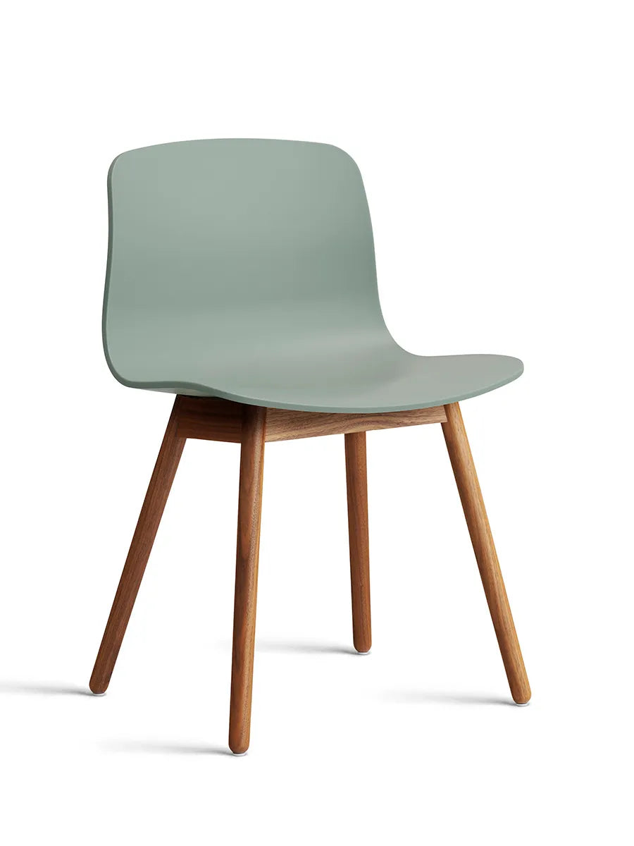 About a Chair AAC12 från Hay