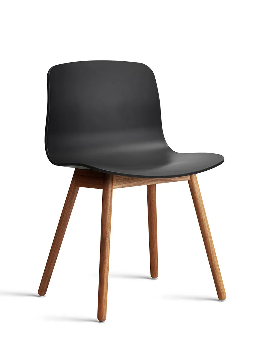 About a Chair AAC12 från Hay