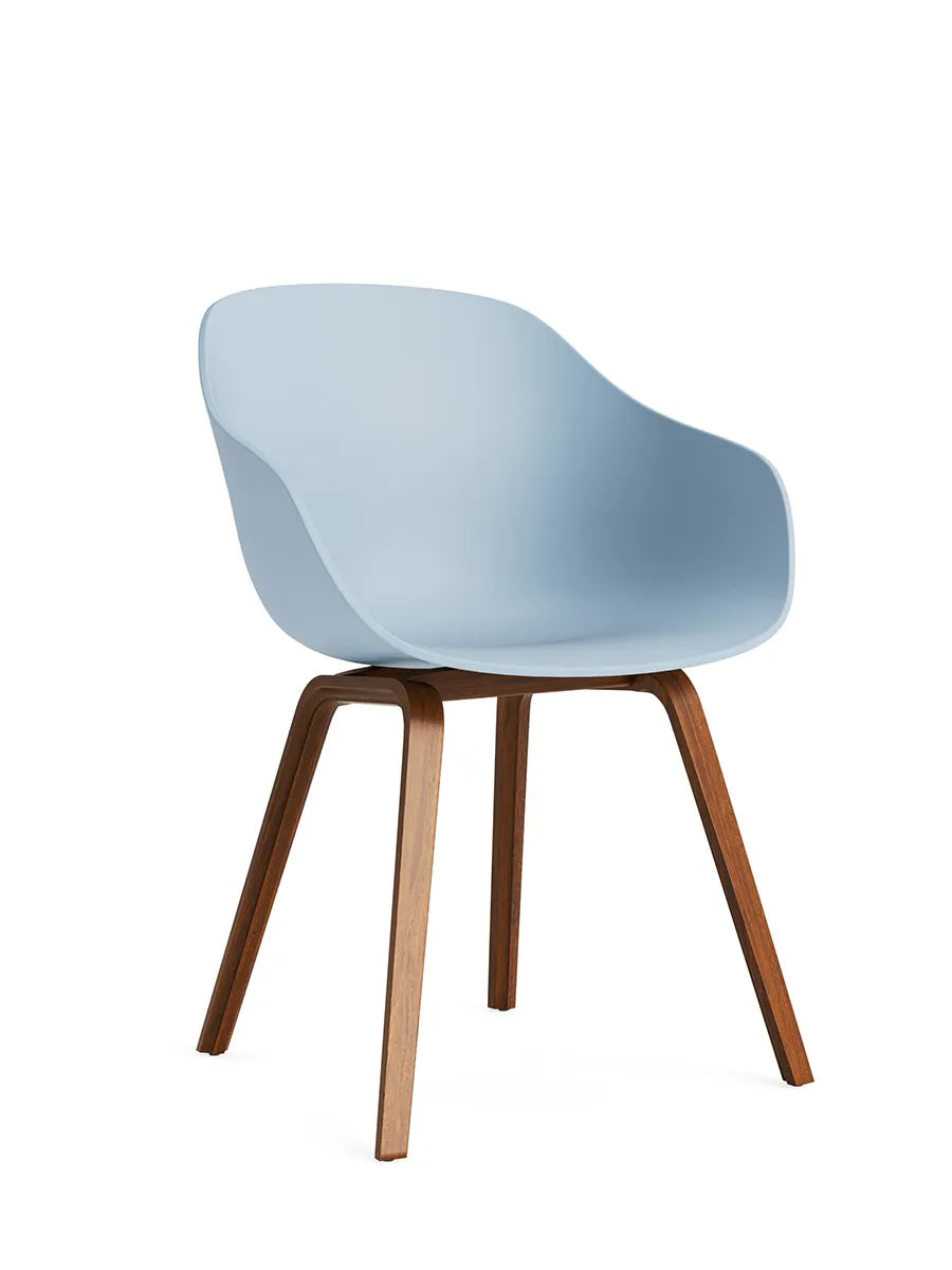 About a Chair AAC 222 från HAY