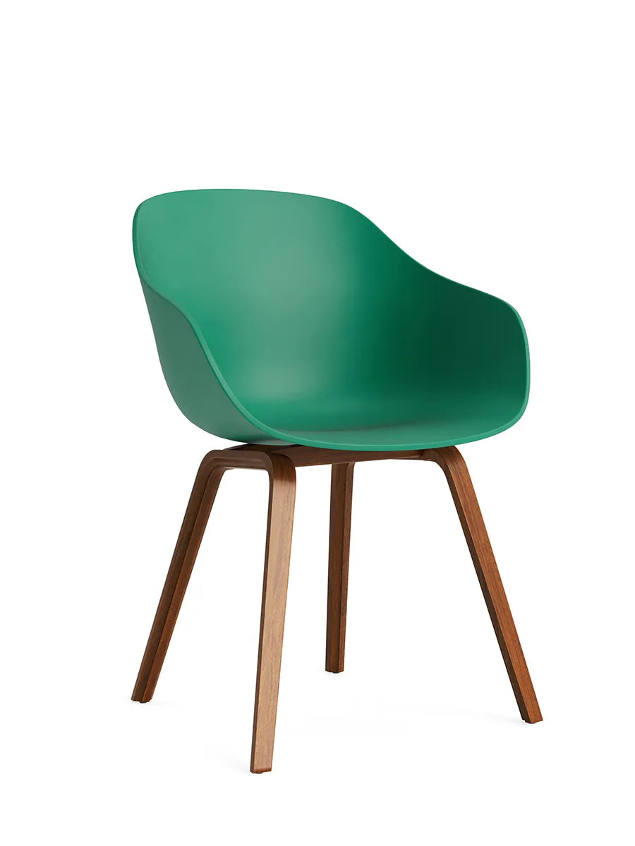 About a Chair AAC 222 från HAY - Teal Green / Lackerad valnød - Jacobsen Plus