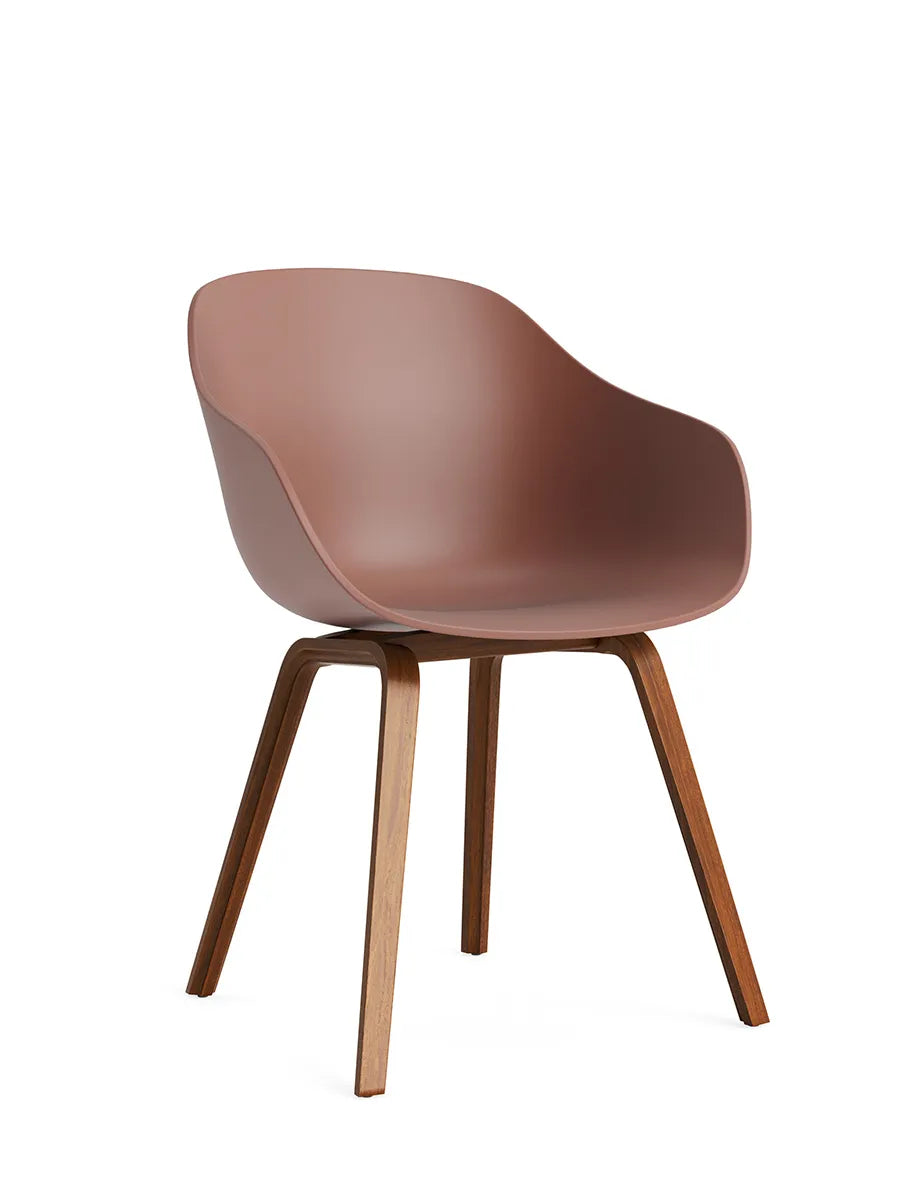 About a Chair AAC 222 från HAY