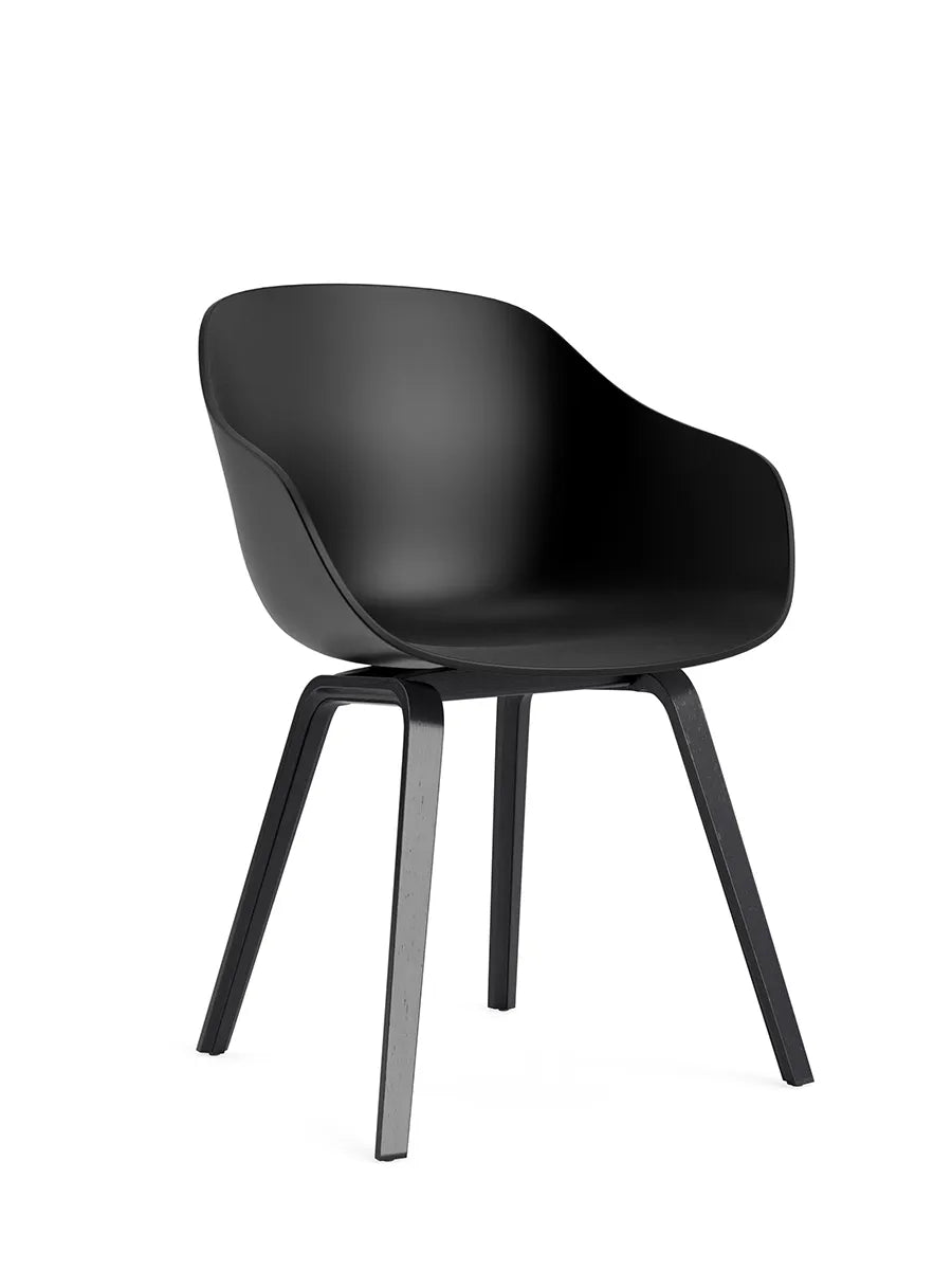 About a Chair AAC 222 från HAY