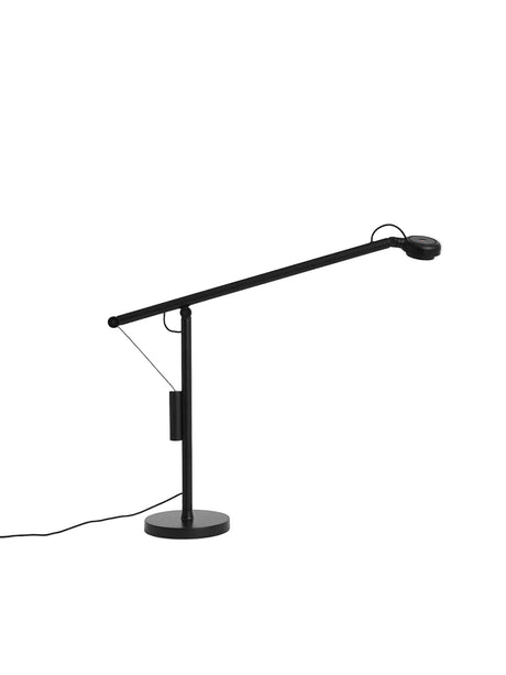 Fifty-Fifty bordslampa i soft svart från Hay - Jacobsen Plus