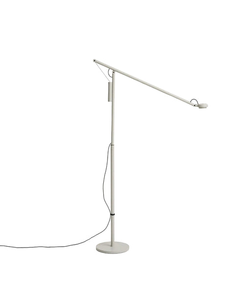 Fifty-Fifty Golvlampa, askgrå från Hay - Jacobsen Plus