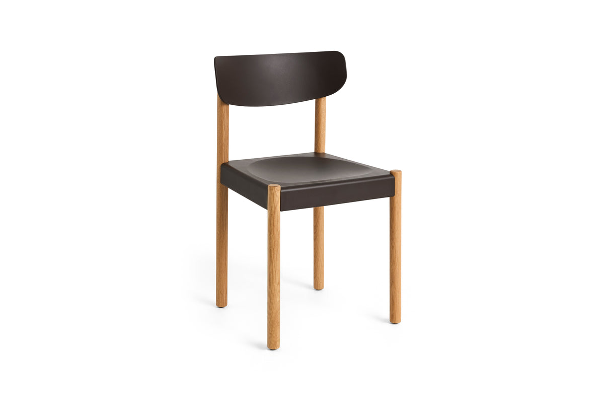 Pack Chair 10 från HAY - Graphite brown - olieret eg - Jacobsen Plus