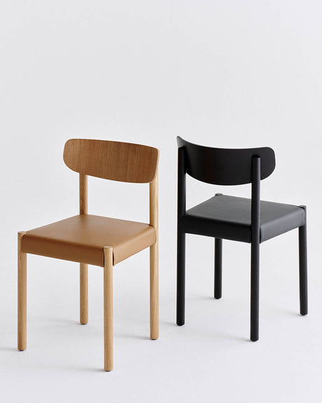 Pack Chair 11, oljad ek från HAY - Sits: Remix 126 - Ryggstöd: Chalk Grey - Jacobsen Plus