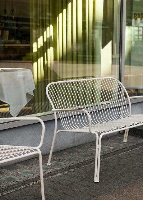Thorvald SC110 Loungesoffa från &Tradition - Ivory - Jacobsen Plus