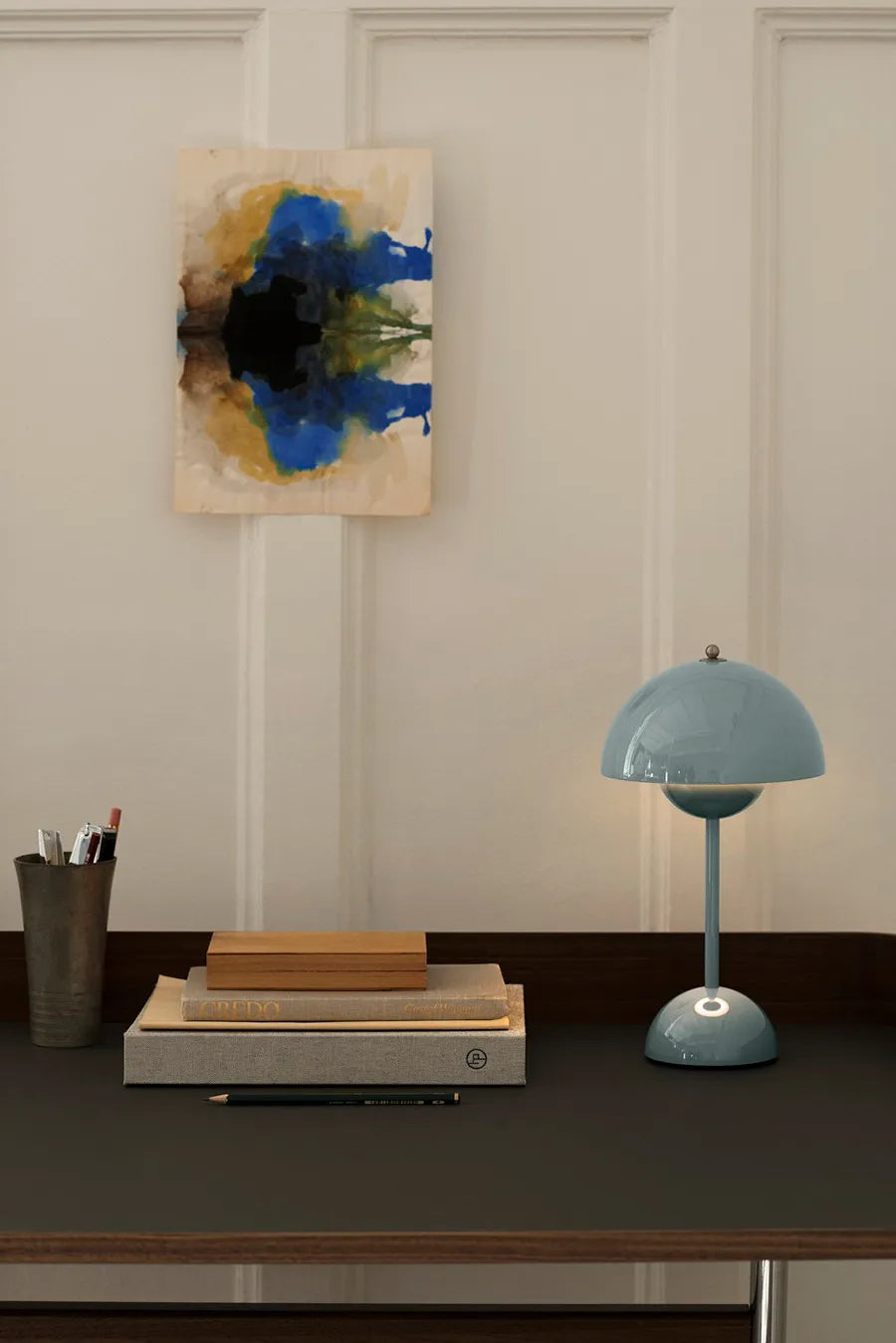 Flowerpot VP9 portabel bordslampa av Verner Panton