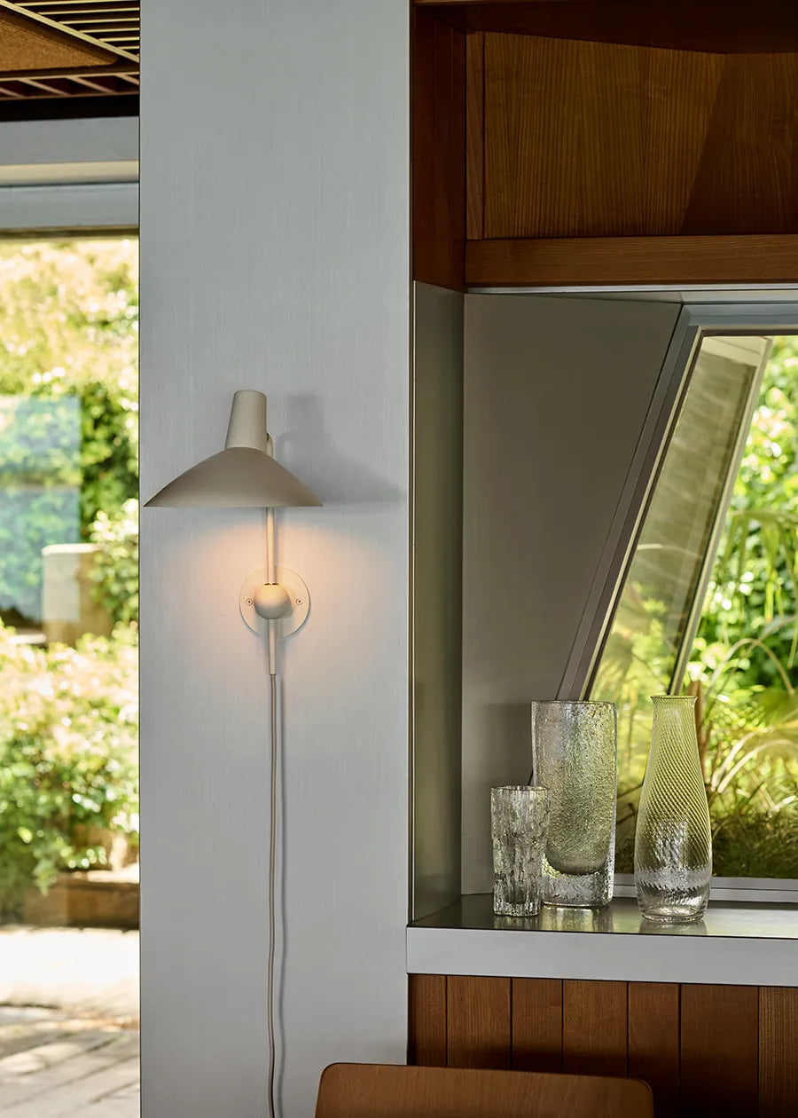 Tripod HM12 Vägglampa av Hvidt & Mølgaard - 2 - Jacobsen Plus