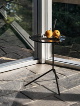 Halten SH9 Sidobord, varm svart & rökfärgat Glas från &Tradition - 3 - Jacobsen Plus