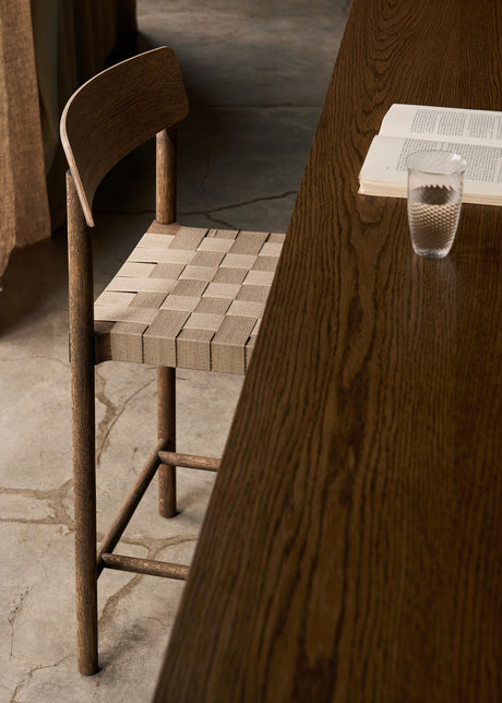 Betty TK12 counter barstol från &Tradition - Ek/Natur - Jacobsen Plus