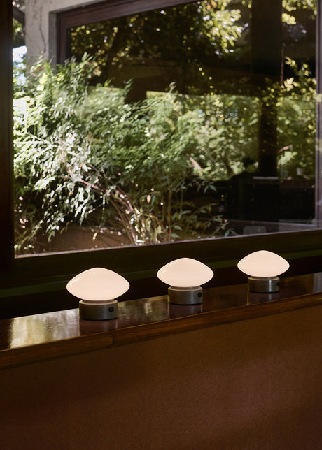 Mist AP21 Portabel bordslampa från &Tradition - Grigio Caldo - Jacobsen Plus