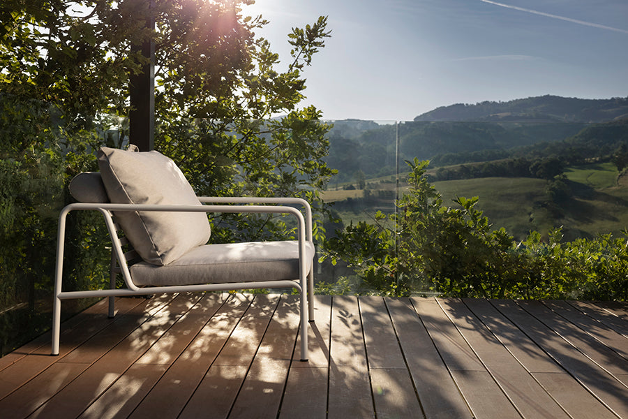 Avon Lounge Chair, dämpad vit stomme från Houe - 2 - Jacobsen Plus