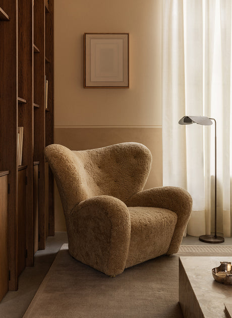 Audo Copenhagen - Den Trötta Mannen inkl. Pall, Sheepskin Honey och ben i ek - 3 - Jacobsen Plus