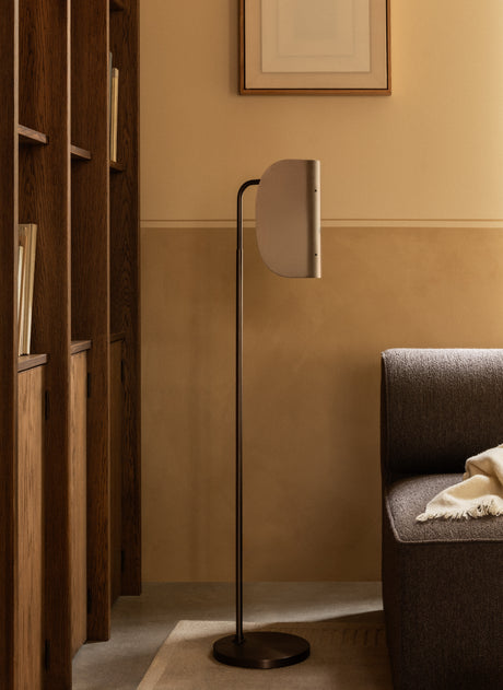 Wing golvlampa från Audo Copenhagen - Polerad stål - Jacobsen Plus