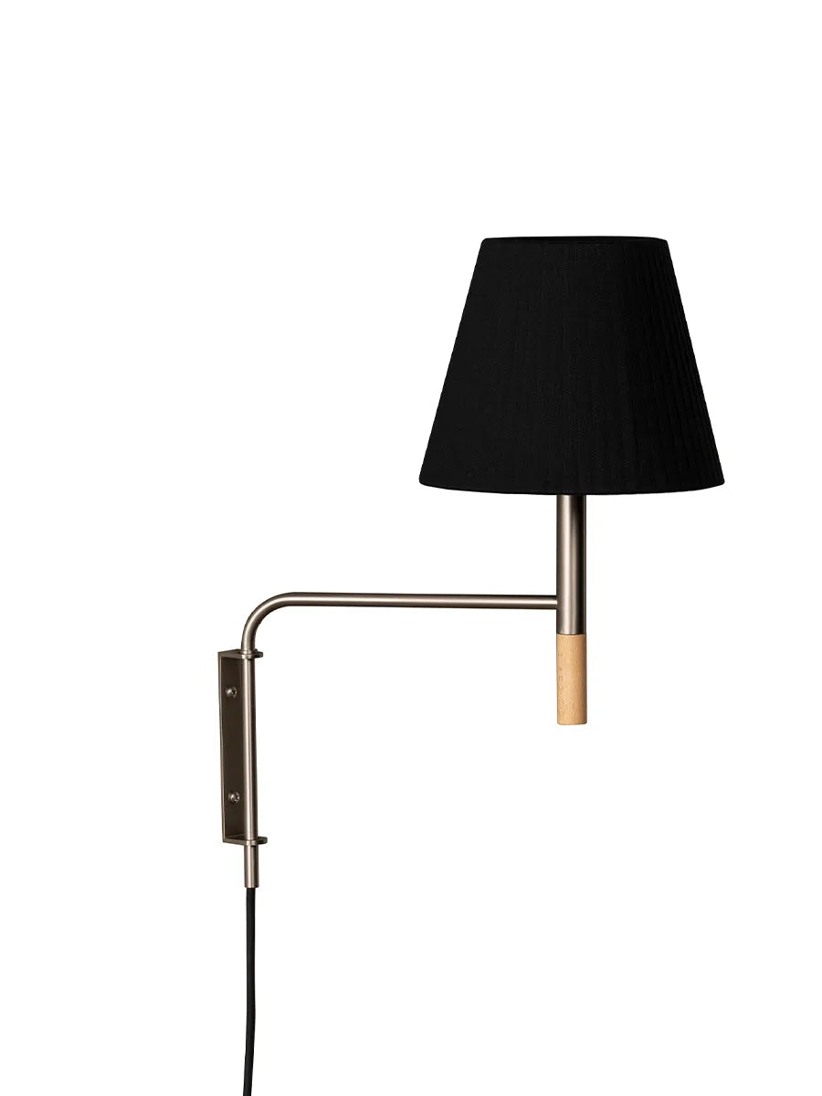 BC1 Vägglampa från Santa and Cole - Black ribbon - Jacobsen Plus